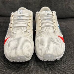 Nike Pegasus 40 White Sneakers with Red and Blue Accents
